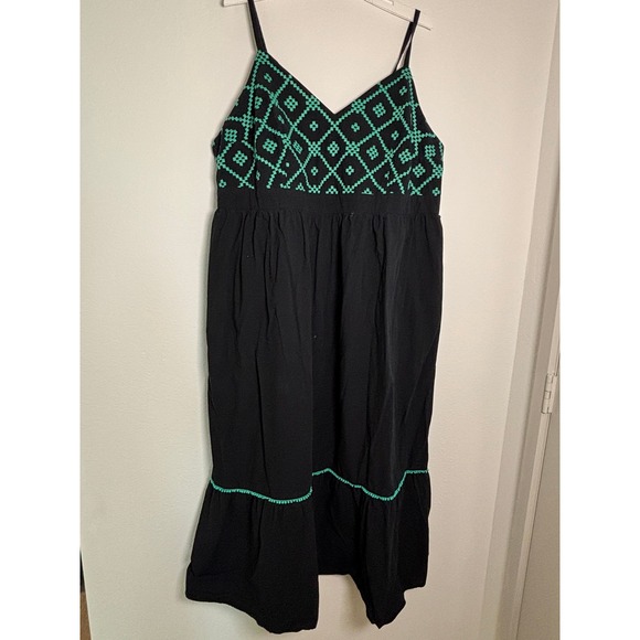 Ava & Viv Dresses & Skirts - Ava & Viv Black Green Embroidered Tiered Midi Dress Plus Size 3X Boho Smocked